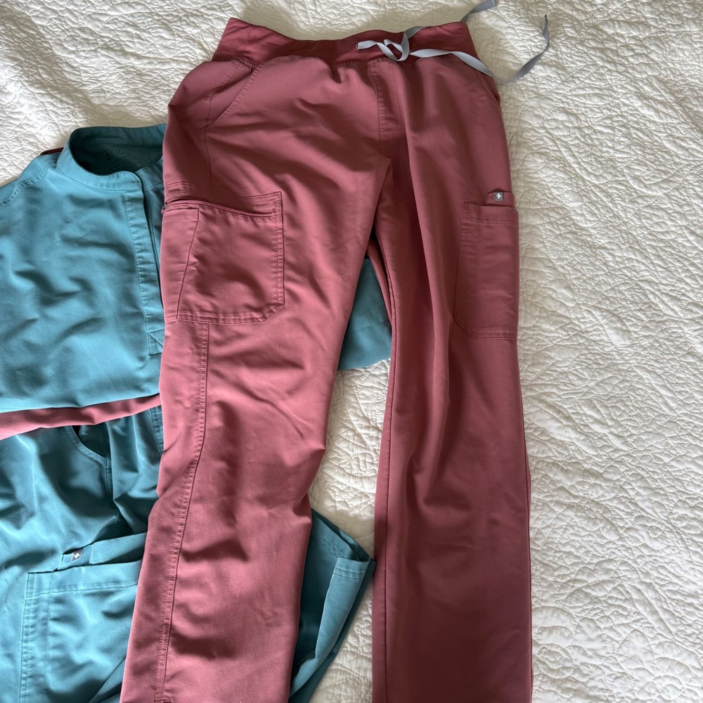 FIGS Scrub Lot 4 Pc Large Yola Pants Sleeveless Tops Pink + Teal Medical 2 sets - Picture 9 of 12
